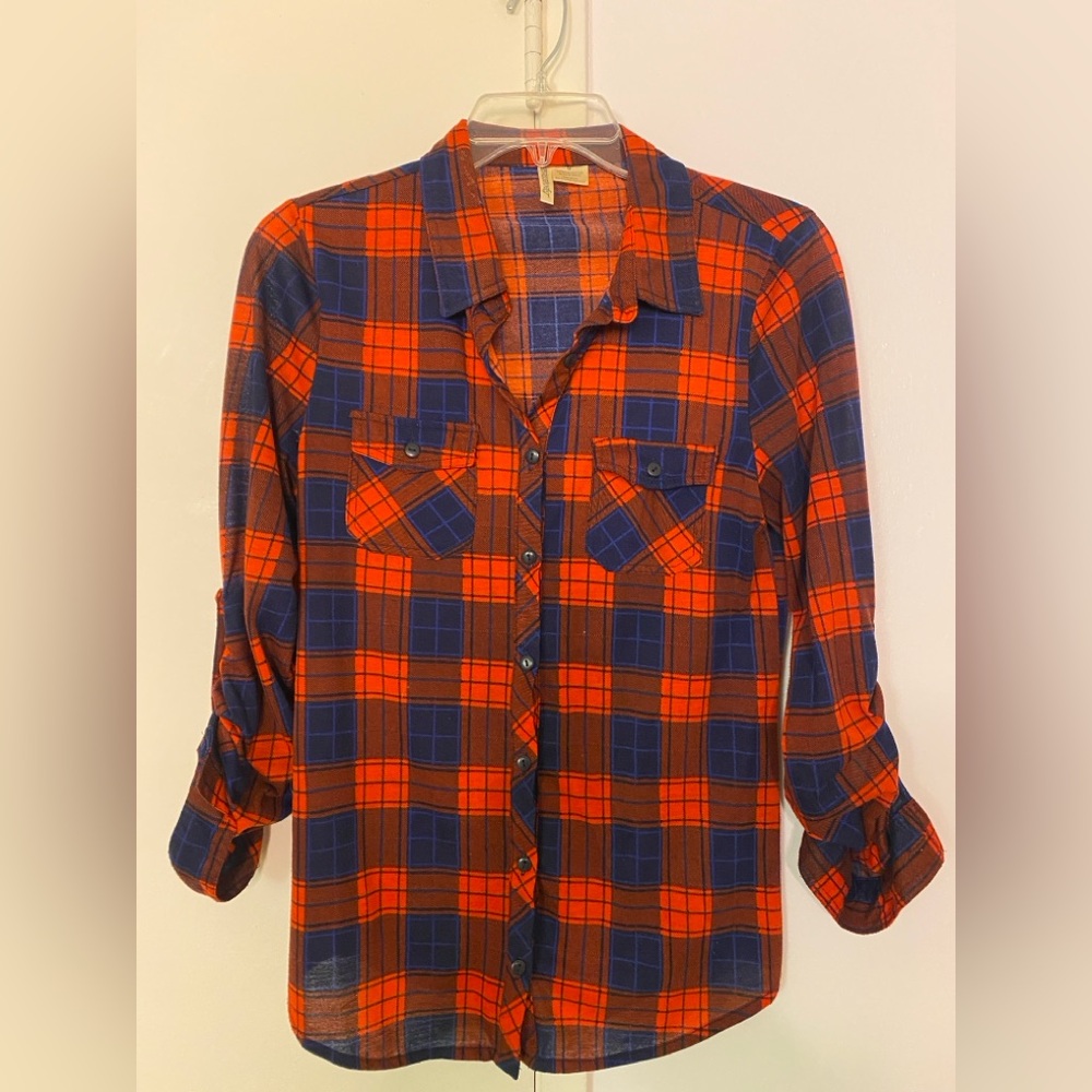 EUC Passport red and blue flannel button down shirt size Medium